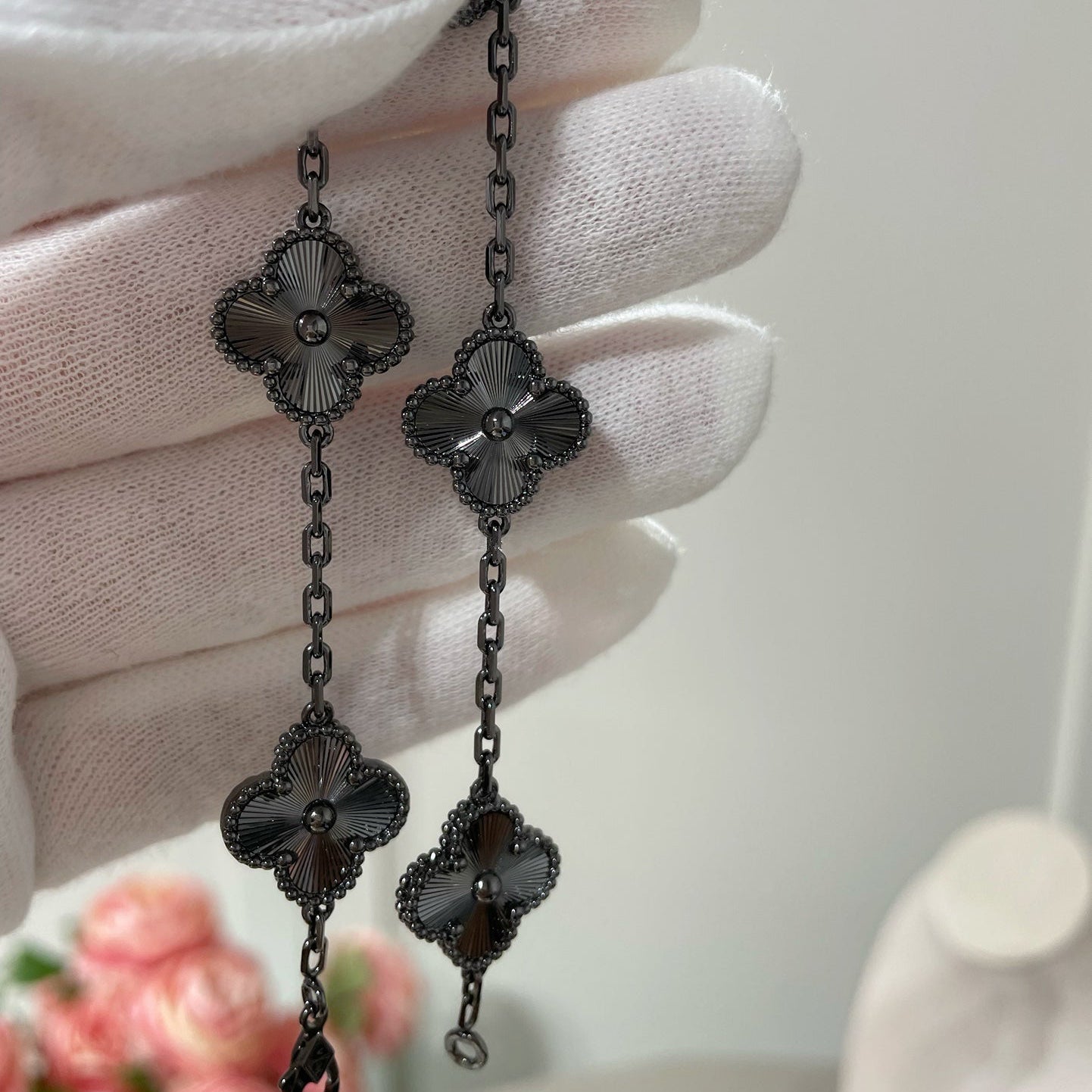 [Windsor Jewelry]CLOVER 5 MOTIF BLACK BRACELET