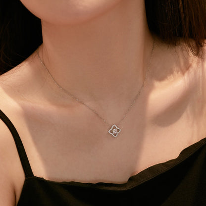 [Windsor Jewelry]Exquisite Flower Shape Princess Cut Necklace