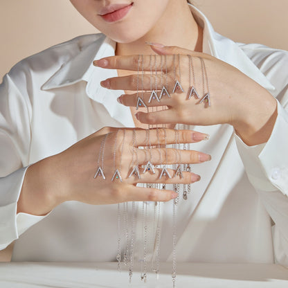 [Windsor Jewelry]Sparkling "A" Shape Necklace
