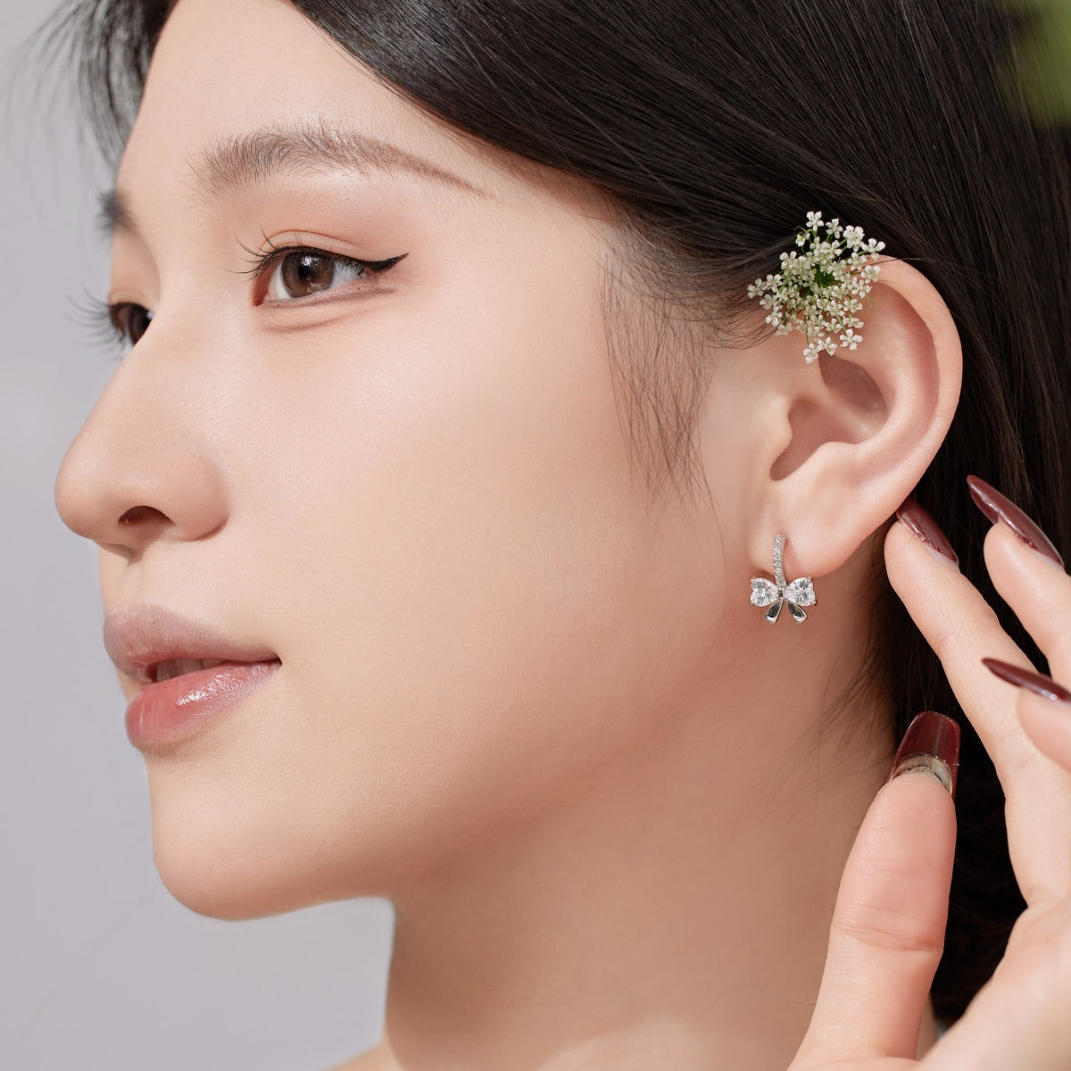 [Windsor Jewelry]Exquisite Earrings With Heart-Shaped Bow Design