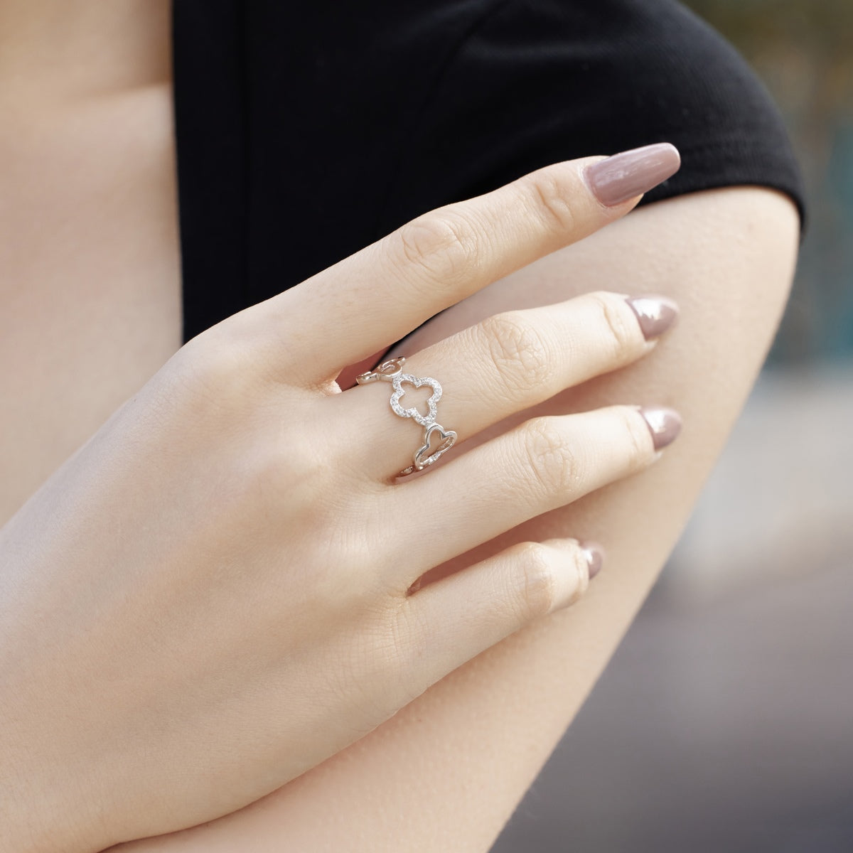 [Windsor Jewelry]Hollow Design Four-Leaf Clover Flower Shape Ring