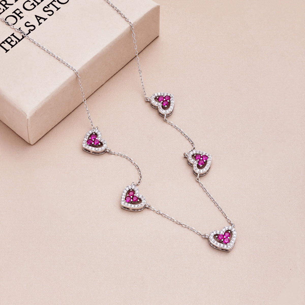 [Windsor Jewelry]Sparkling Five Heart Necklace