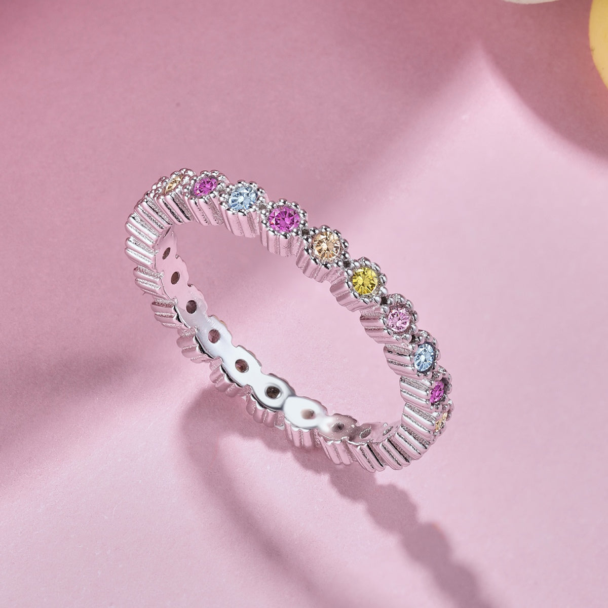 [Windsor Jewelry]Unique Scintillating Round Cut Daily Ring