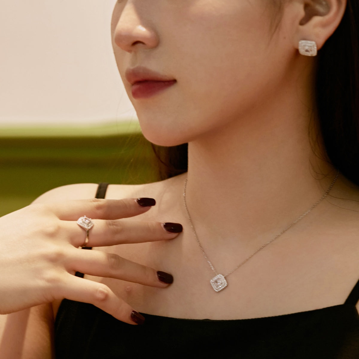[Windsor Jewelry]Sparkling Asscher Cut Necklace