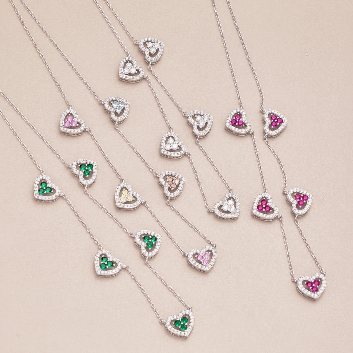 [Windsor Jewelry]Sparkling Five Heart Necklace