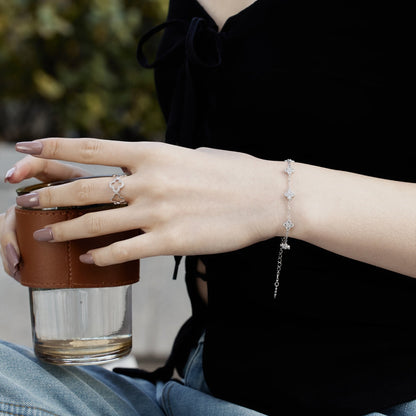 [Windsor Jewelry]Four-Leaf Clover Hollow Butterfly Bracelet