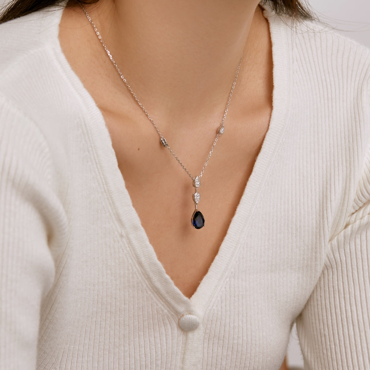 [Windsor Jewelry]Dazzling Pear Cut Necklace