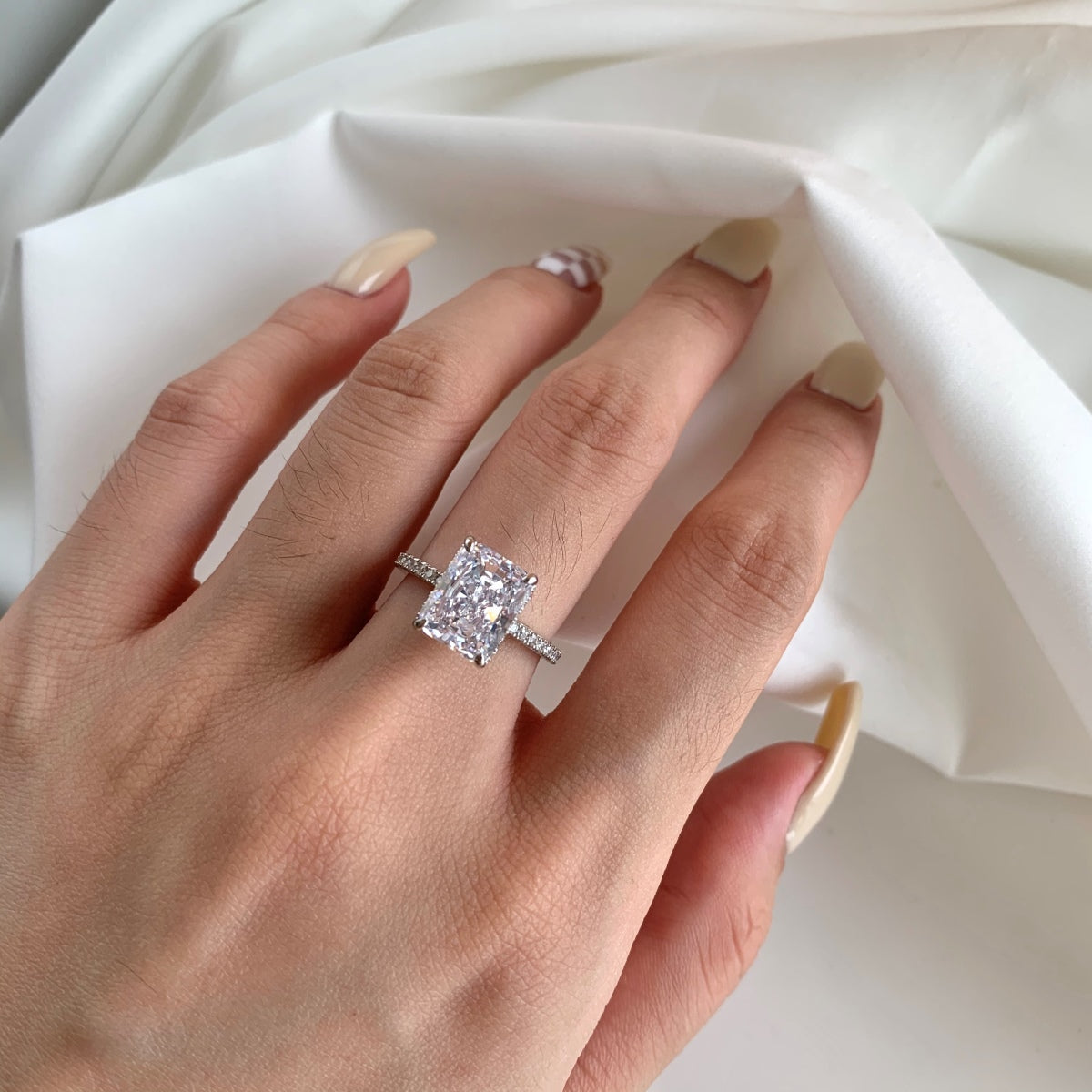[Windsor Jewelry]4.0 Carat Luxurious Engagement Ring
