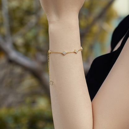 [Windsor Jewelry]Four-Leaf Clover Hollow Butterfly Bracelet
