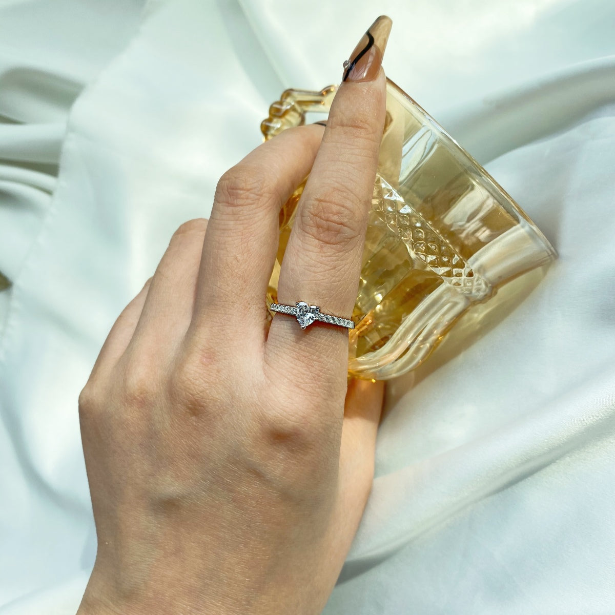 [Windsor Jewelry]0.5 Carat CaratEternity Charming Heart Shape Lover Ring