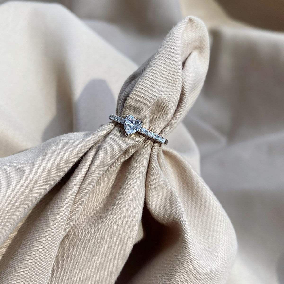 [Windsor Jewelry]0.5 Carat CaratEternity Charming Heart Shape Lover Ring
