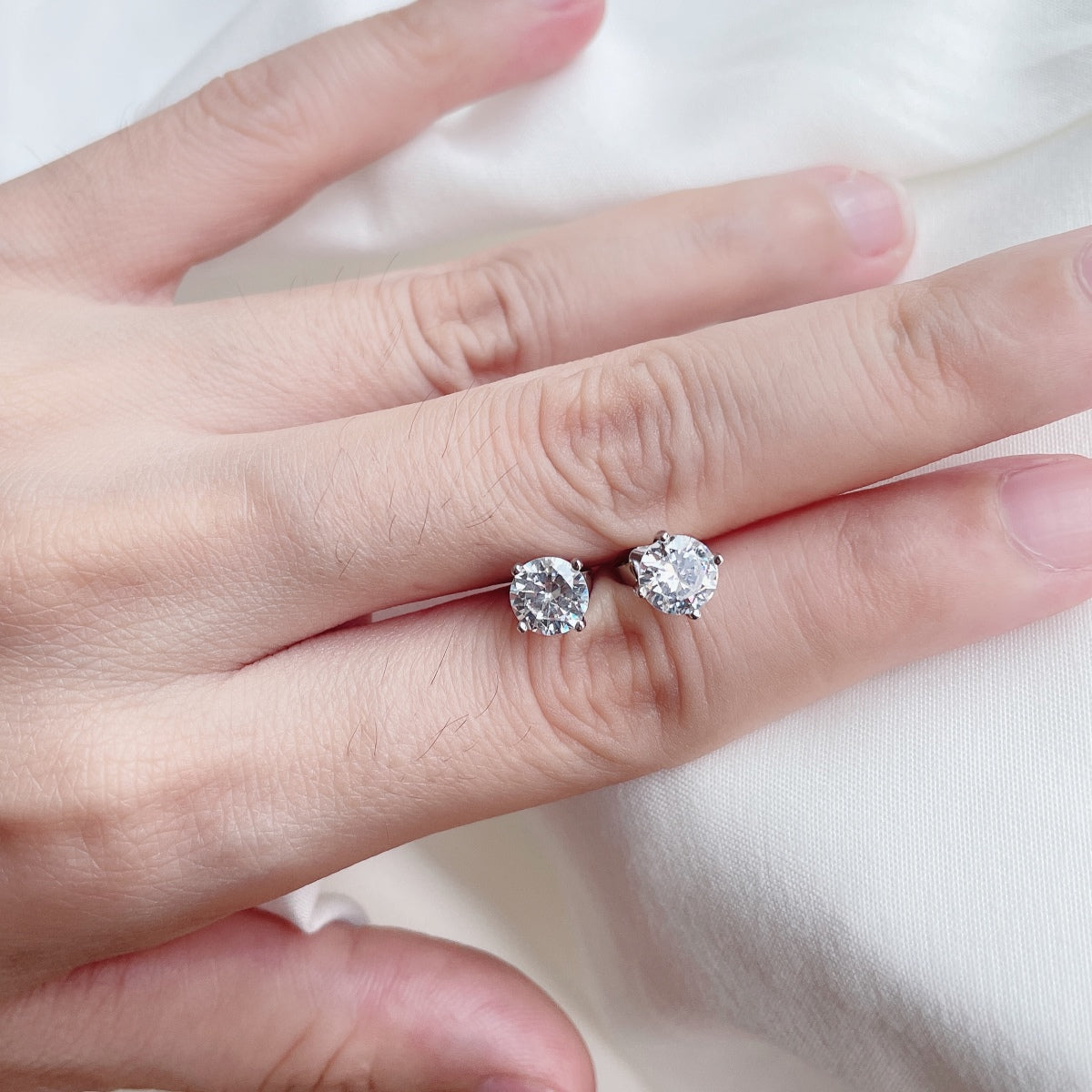 [Windsor Jewelry]Unique Round Shape Earrings