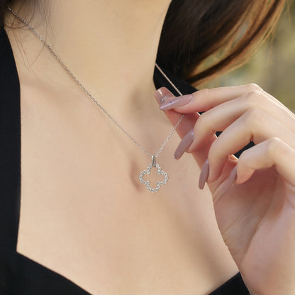 [Windsor Jewelry]Four-Leaf Clover Hollow Design Exquisite Necklace