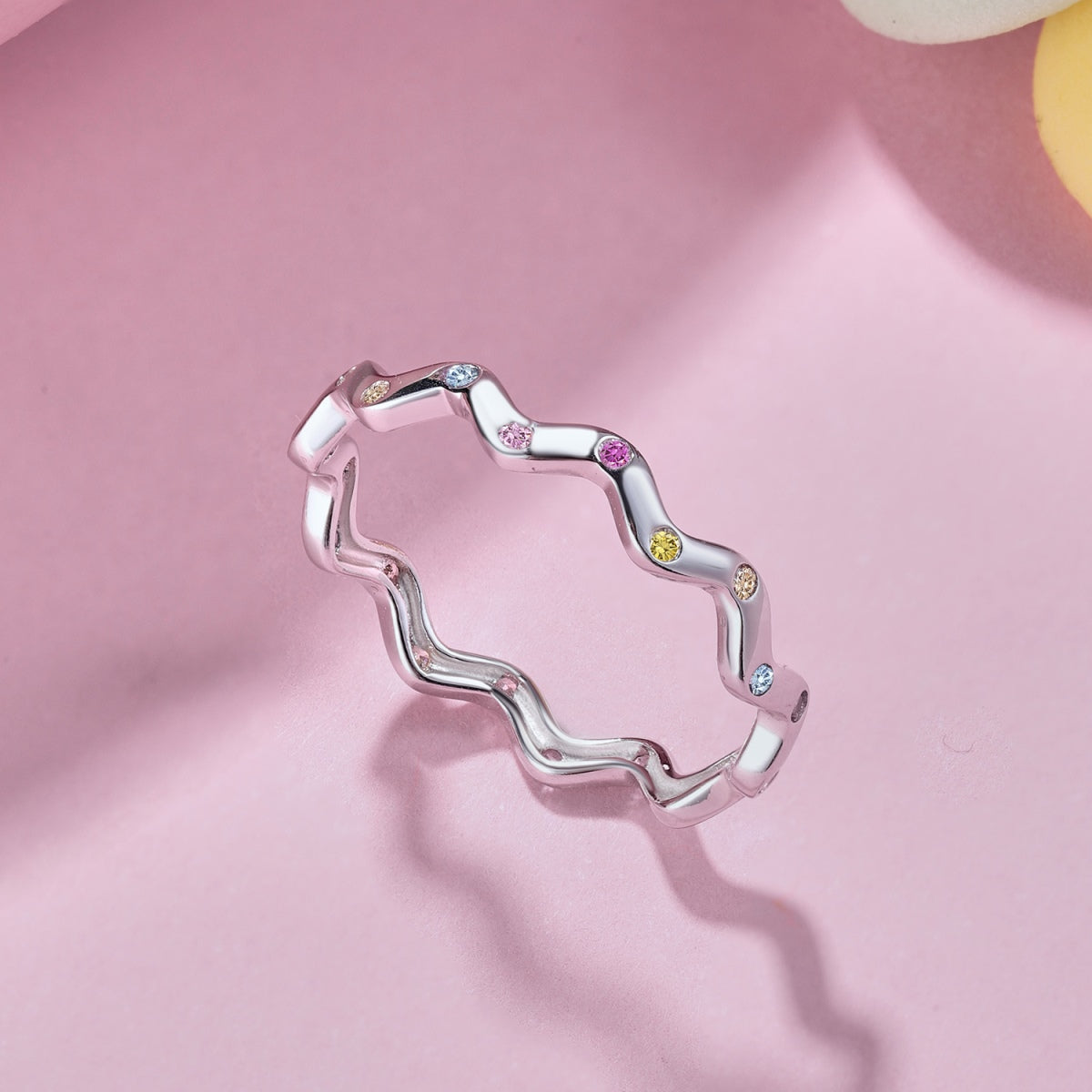 [Windsor Jewelry]Ornate Vibrant Round Cut Daily Ring