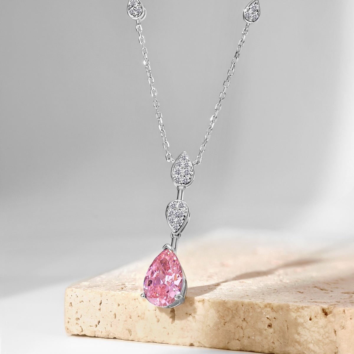[Windsor Jewelry]Dazzling Pear Cut Necklace