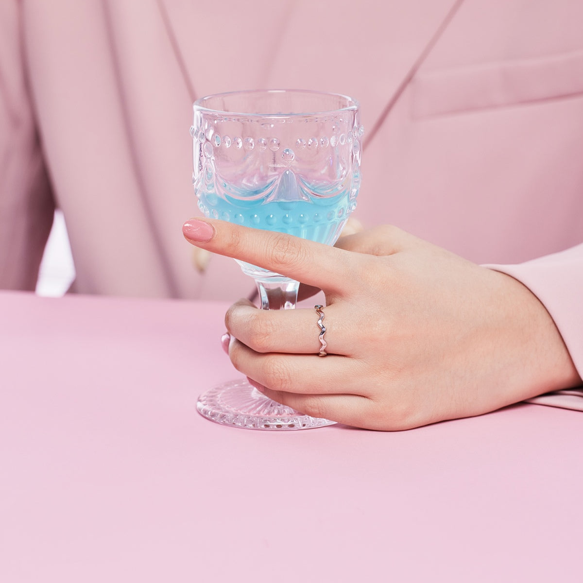 [Windsor Jewelry]Ornate Vibrant Round Cut Daily Ring