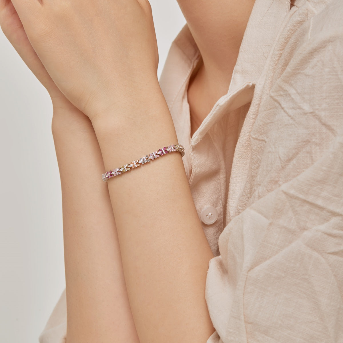 [Windsor Jewelry]Unique Colorful Butterfly Shape Party Bracelet