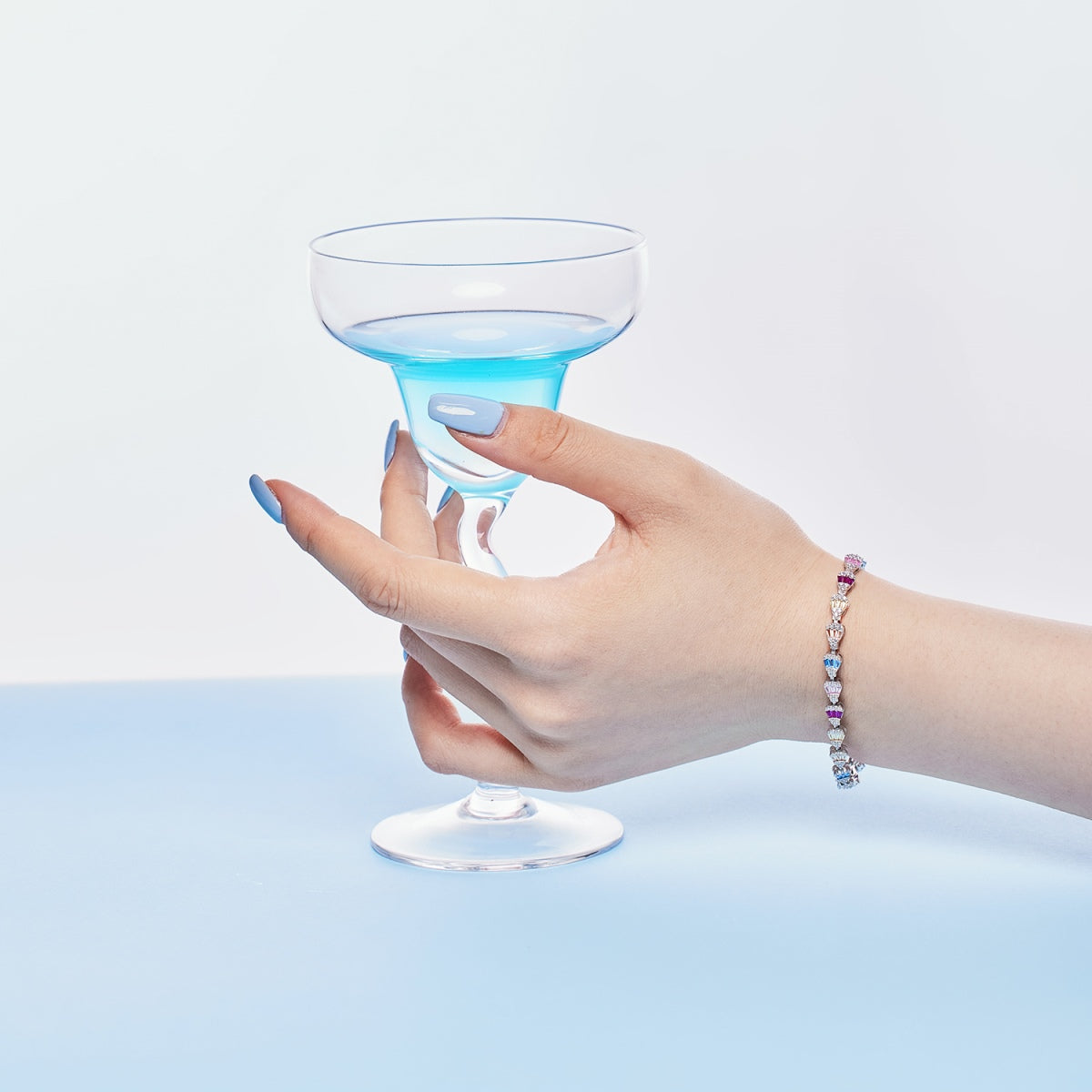 [Windsor Jewelry]Radiant Water Drop Shape Daily Bracelet