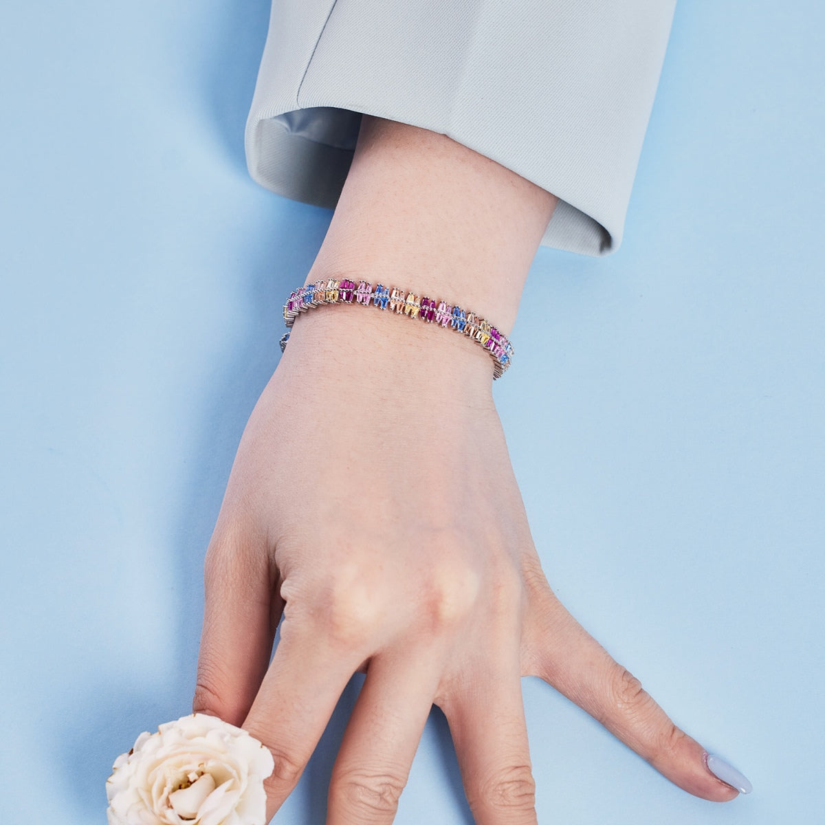 [Windsor Jewelry]Sparkling Exquisite Multi Cut Party Bracelet