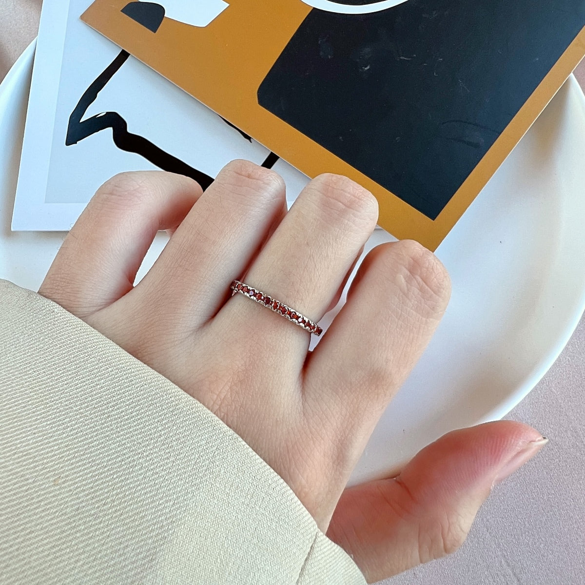 [Windsor Jewelry]Delicate Sparkling Round Cut Daily Ring