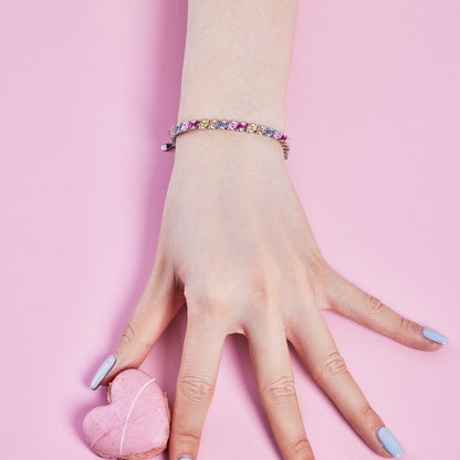 [Windsor Jewelry]Ornate Sparkling Multi Cut Party Bracelet