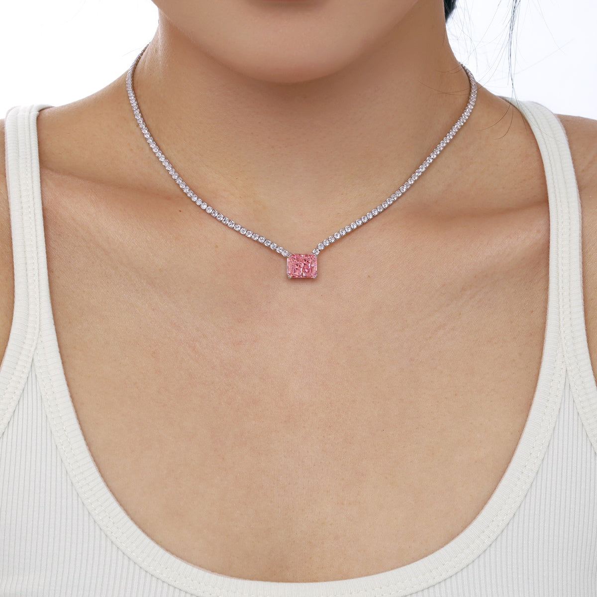 [Windsor Jewelry]4.0 Carat Elegant Radiant Cut Necklace
