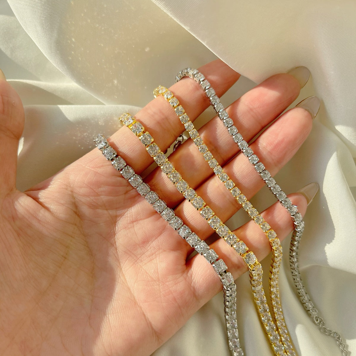 [Windsor Jewelry]Sparkling Radiant Princess Cut Tennis Bracelet