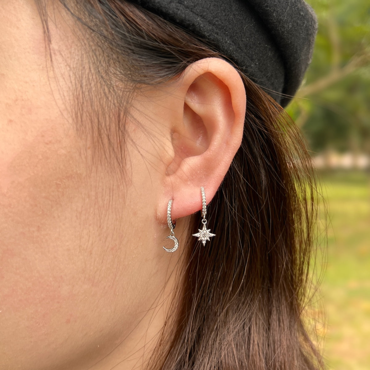 [Windsor Jewelry]Star and Moon Asymmetric Earrings