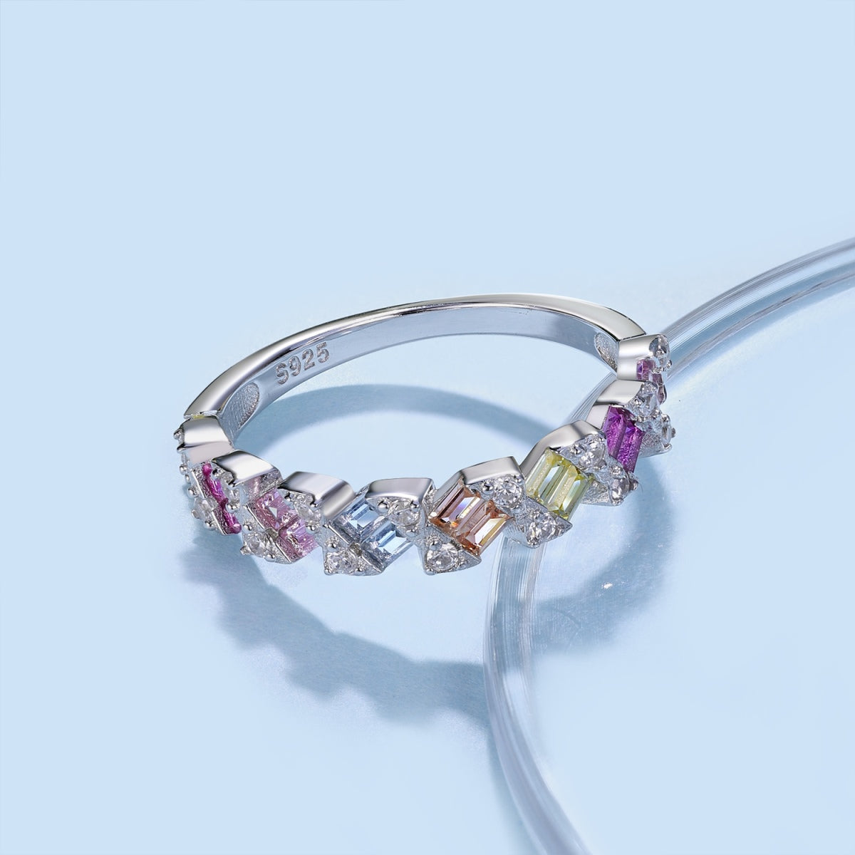 [Windsor Jewelry]Delicate Vibrant Emerald Cut Daily Ring