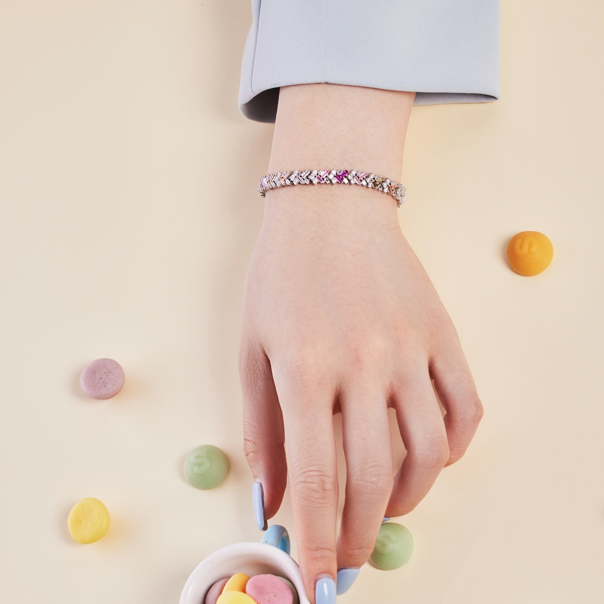 [Windsor Jewelry]Dazzling Unique Multi Shape Daily Bracelet