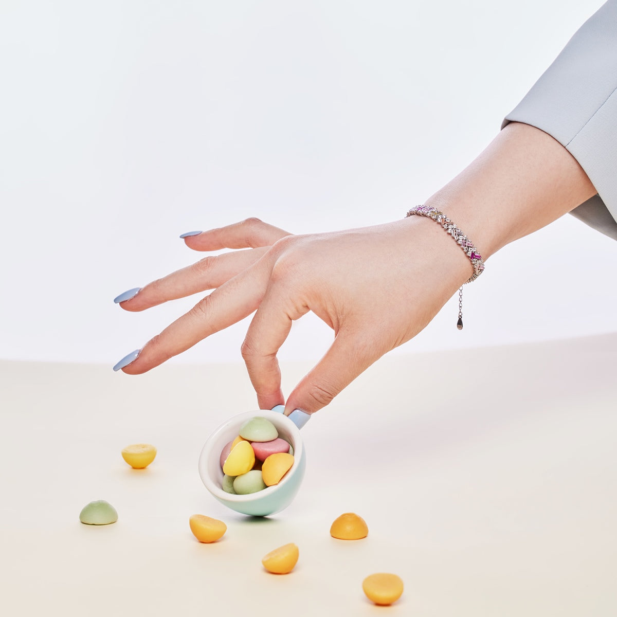 [Windsor Jewelry]Dazzling Unique Multi Shape Daily Bracelet
