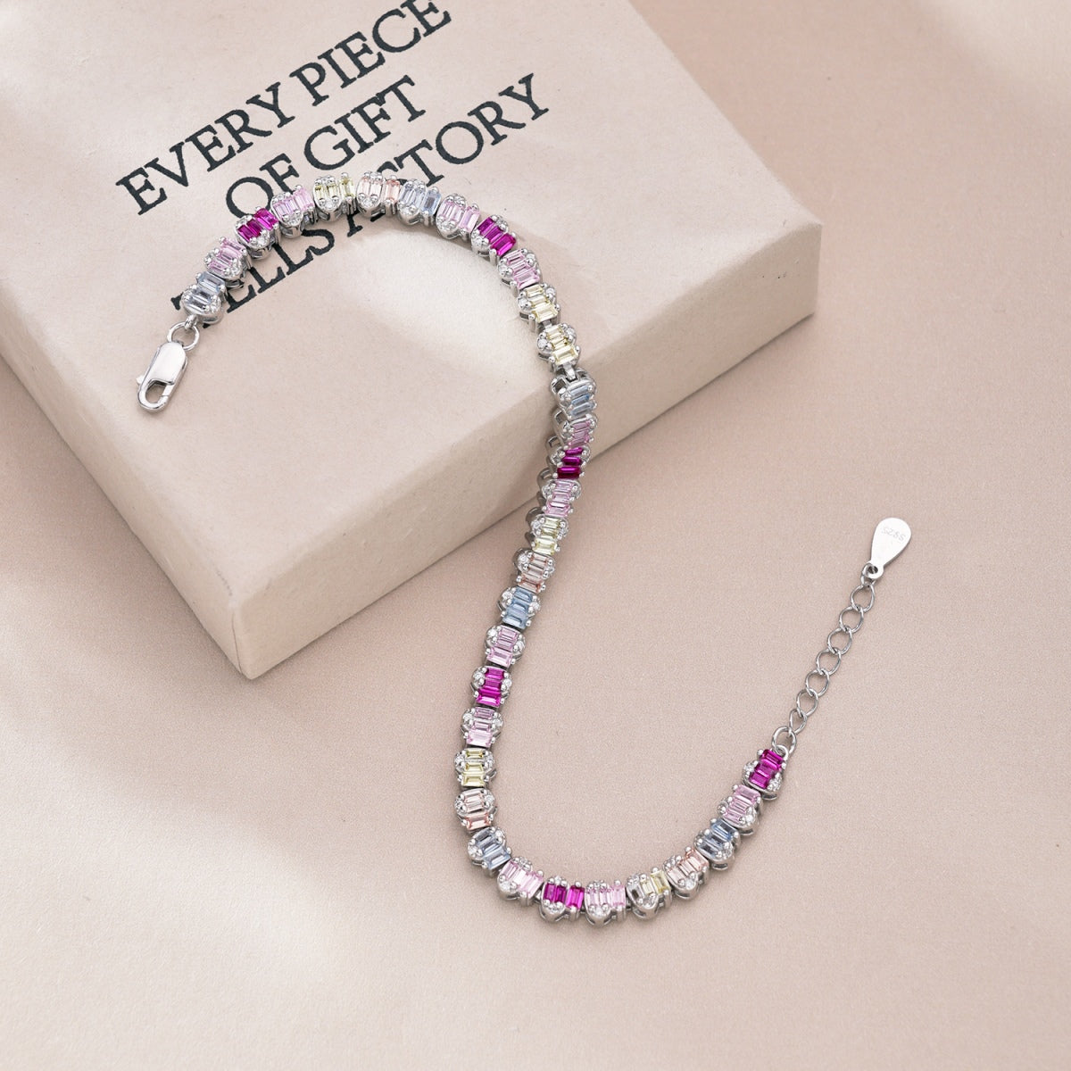[Windsor Jewelry]Delicate Colorful Emerald Cut Party Bracelet