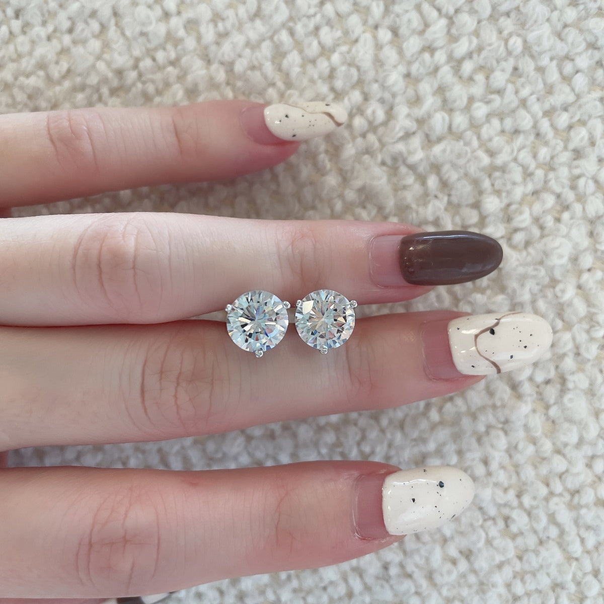 [Windsor Jewelry]Dainty Round Shape Earrings