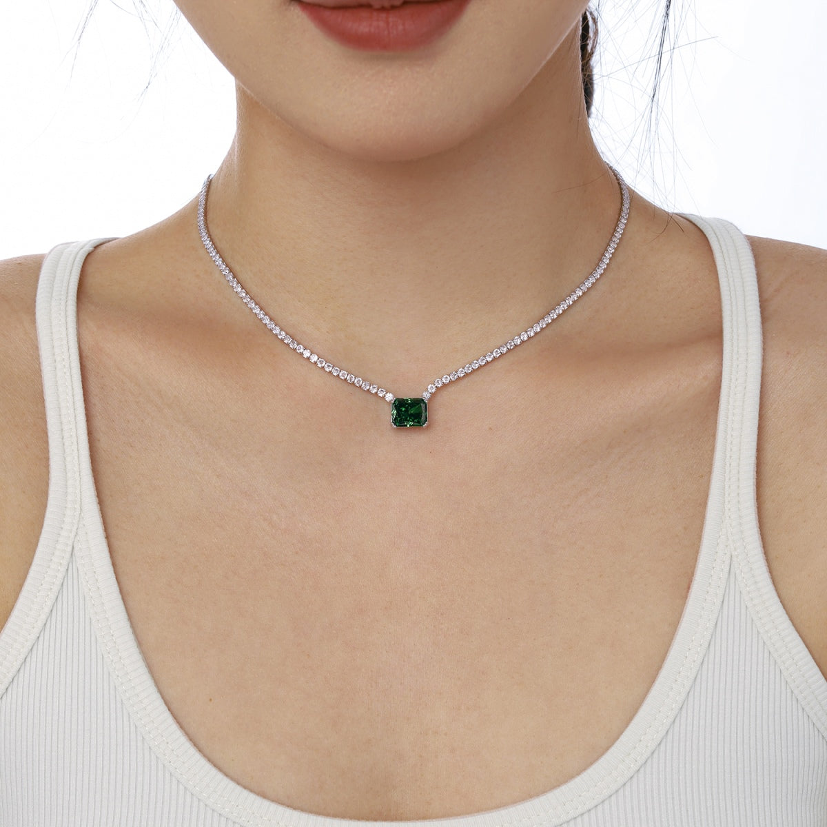 [Windsor Jewelry]4.0 Carat Elegant Radiant Cut Necklace