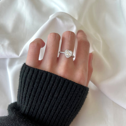 [Windsor Jewelry]Eternity Splashy Romantic Heart Shape Lover Ring