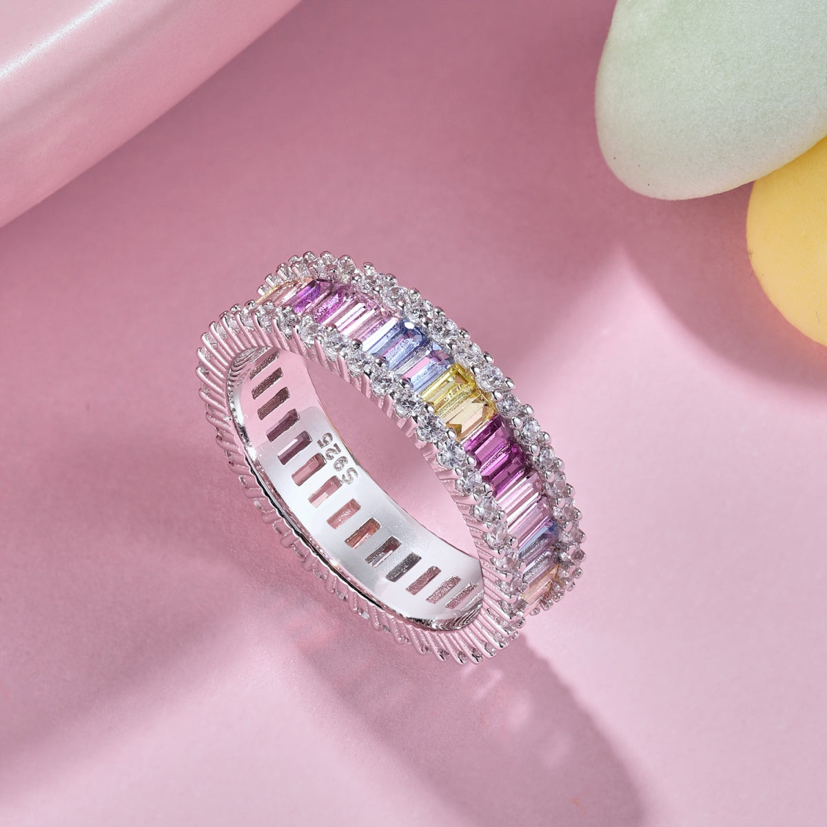 [Windsor Jewelry]Dainty Kaleidoscopic Emerald Cut Daily Ring