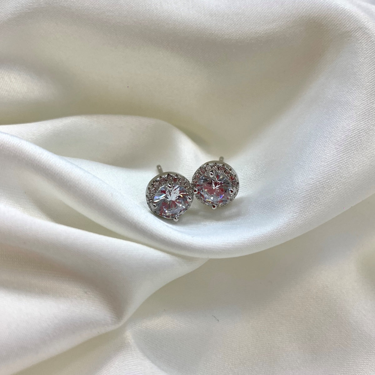 [Windsor Jewelry]Classic Princess Round Shape Earrings