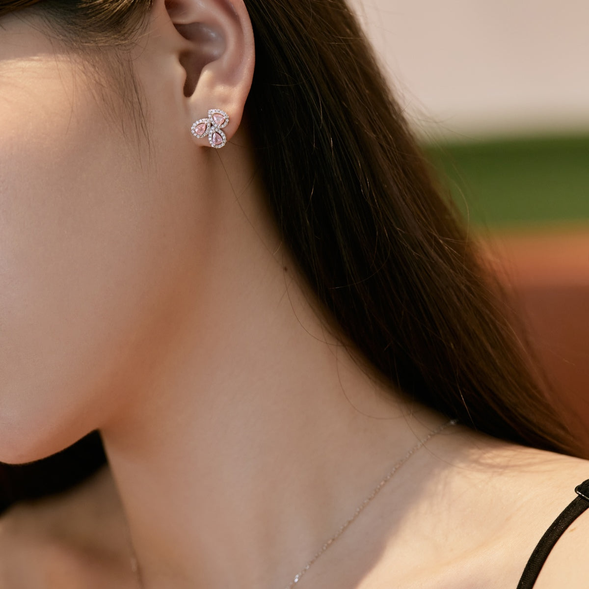[Windsor Jewelry]Ornate Flower Shape Pear Cut Lover Earrings