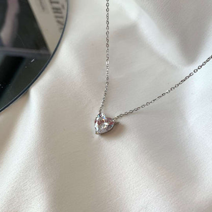 [Windsor Jewelry]Heart Shape Main Stone Pendant Collarbone Necklace