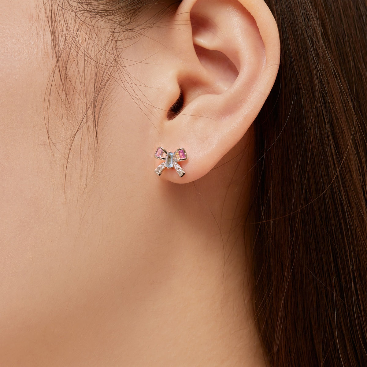 [Windsor Jewelry]Ornate Butterfly Shape Daily Earrings