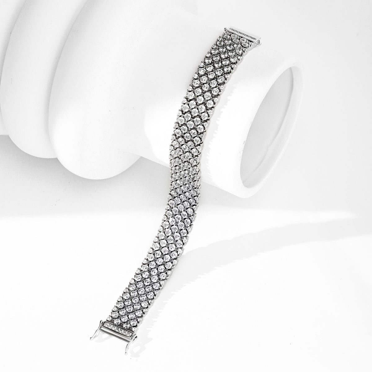 [Windsor Jewelry]Ornate Elegant Round Cut Party Bracelet