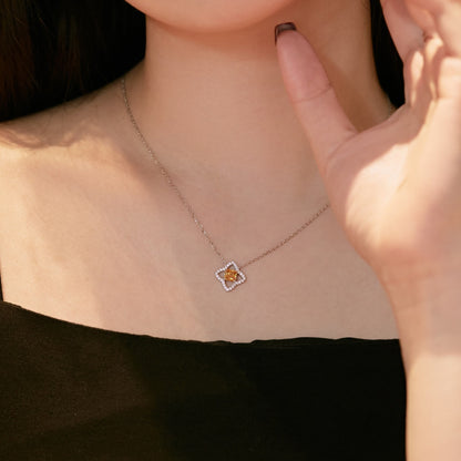 [Windsor Jewelry]Exquisite Flower Shape Princess Cut Necklace