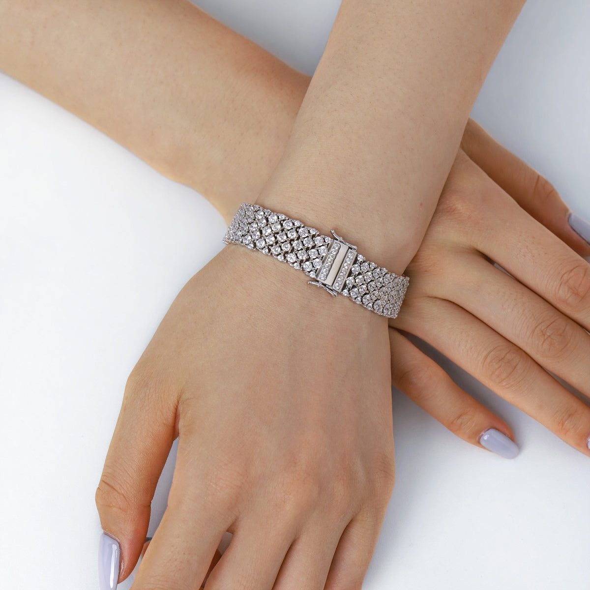 [Windsor Jewelry]Ornate Elegant Round Cut Party Bracelet
