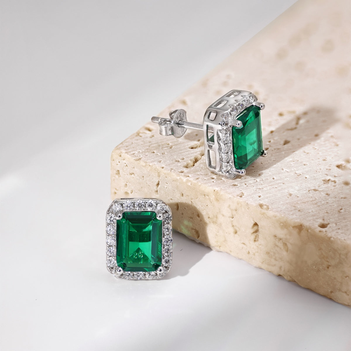 [Windsor Jewelry]Luxurious Dainty Emerald Cut Banquet Earrings