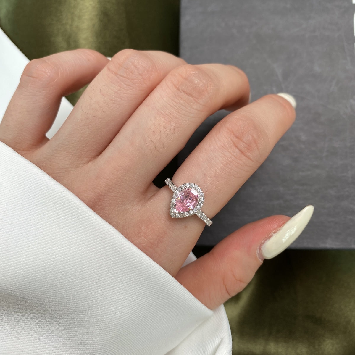 [Windsor Jewelry]1.0 Carat Luxurious Resplendent Water Drop Shape Wedding Ring