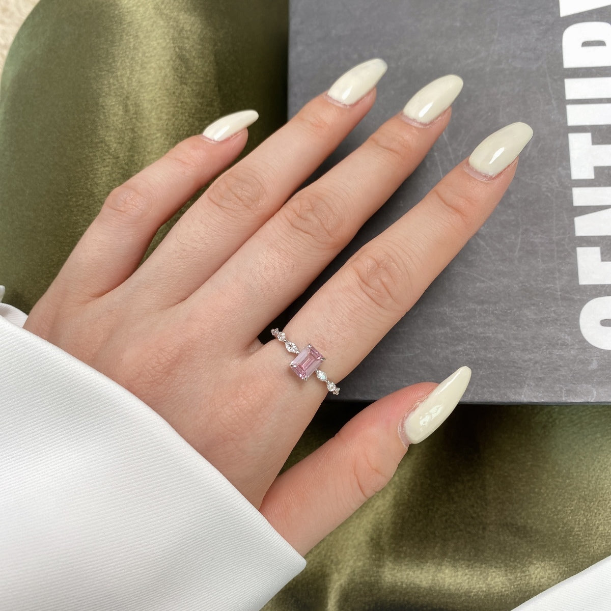 [Windsor Jewelry]1.0 Carat Dainty Resplendent Radiant Cut Daily Ring