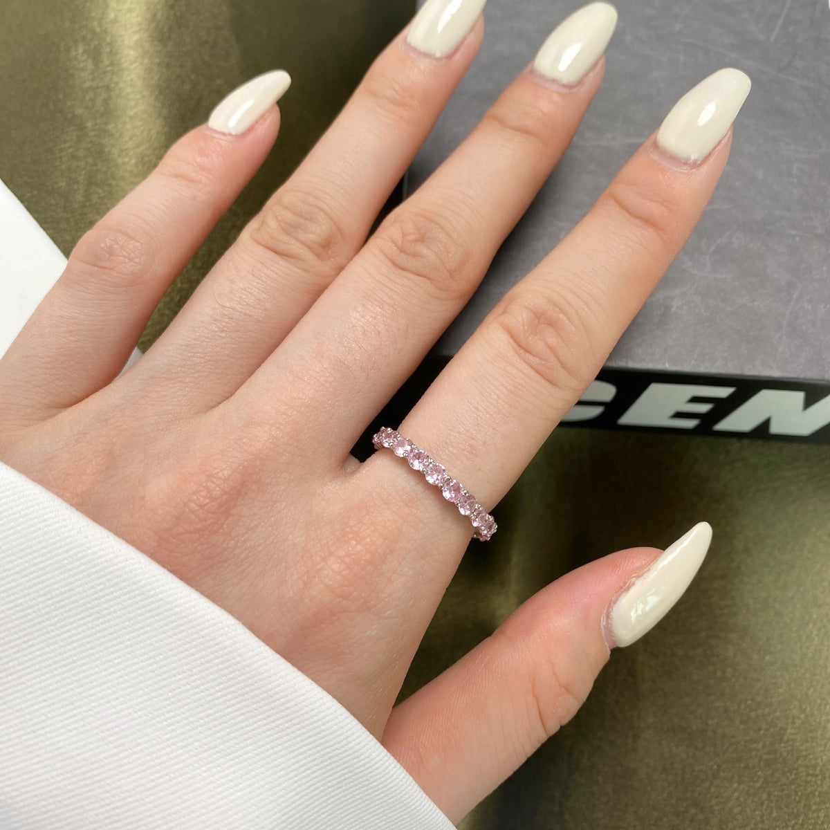 [Windsor Jewelry]Sparkling Round Cut Tennis Ring