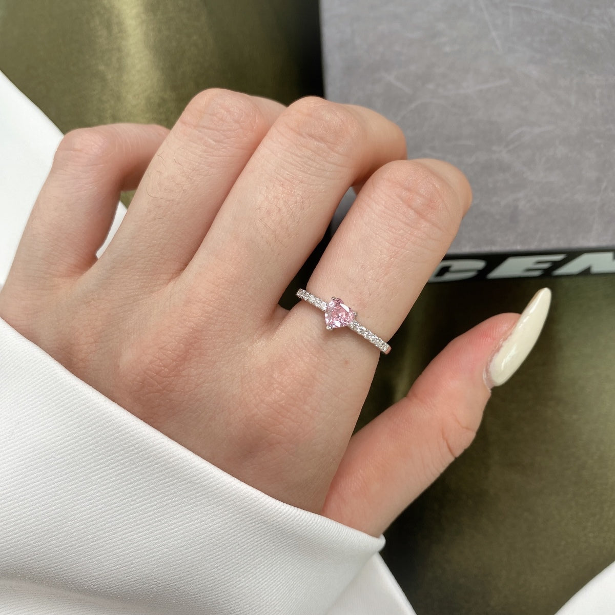 [Windsor Jewelry]0.5 Carat CaratEternity Charming Heart Shape Lover Ring