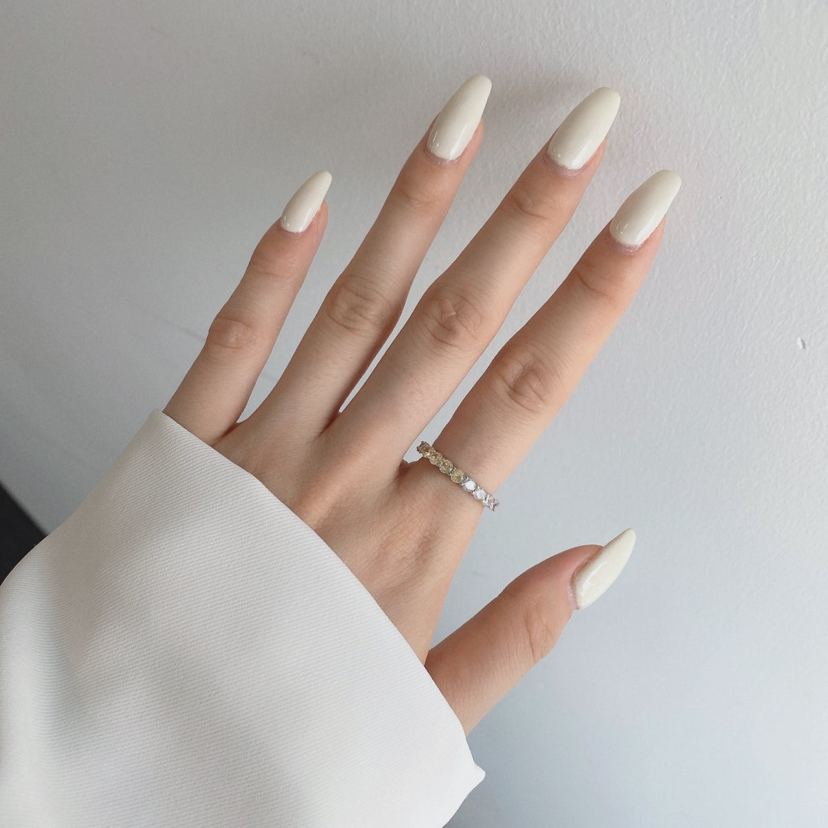 [Windsor Jewelry]Sparkling Round Cut Tennis Ring