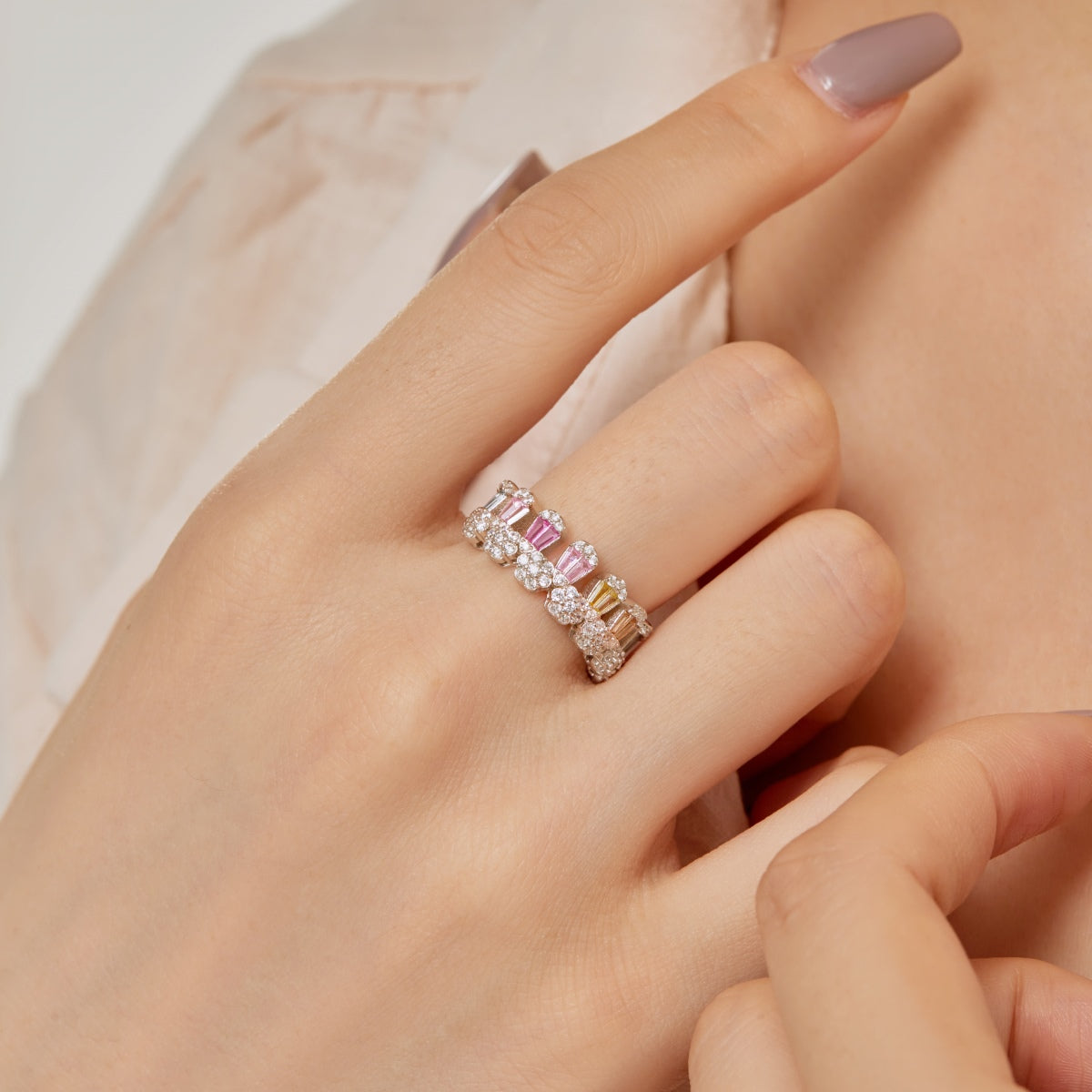 [Windsor Jewelry]Gorgeous Radiant Cut Daily Ring